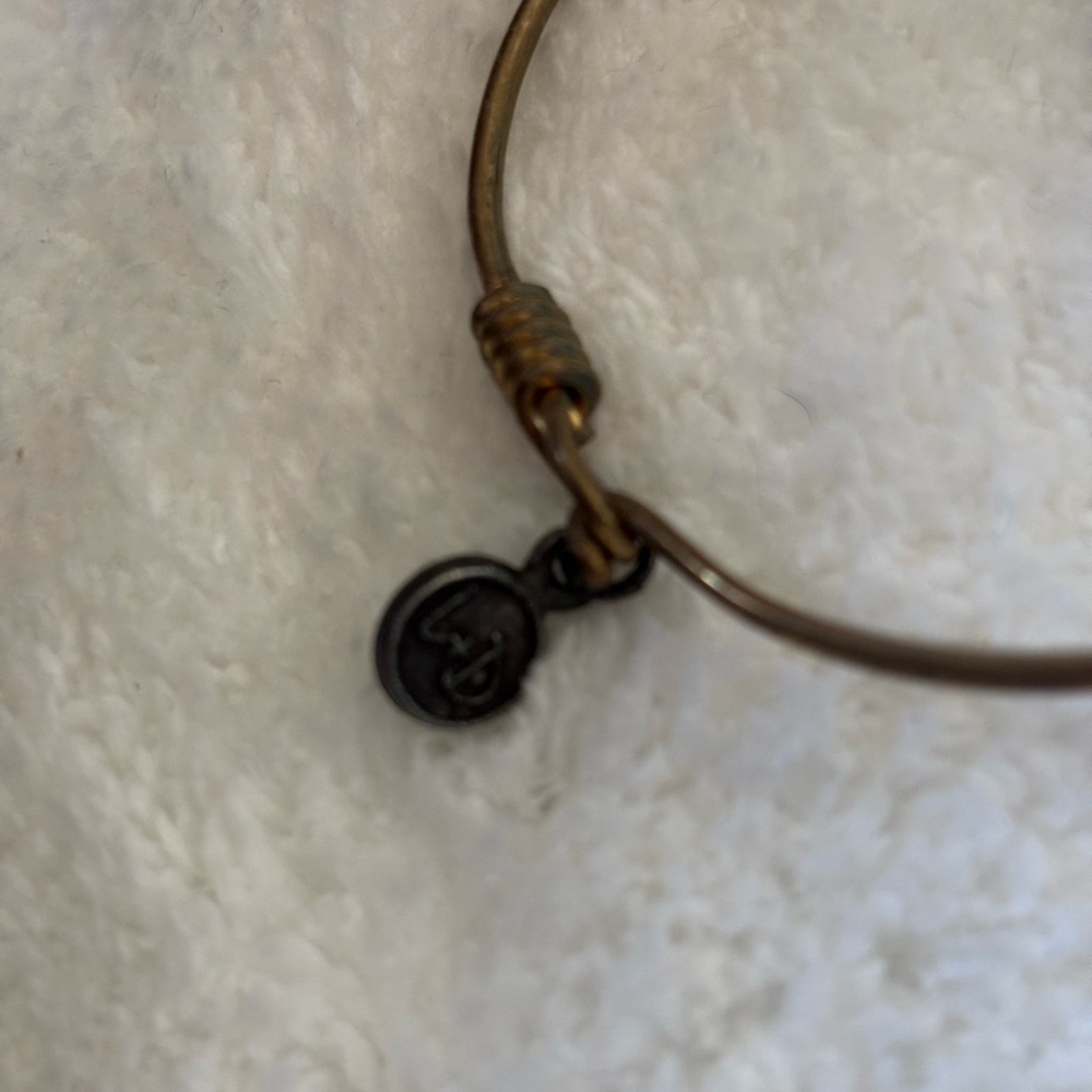 Luca & Danni wire wrap bracelet with crystal disc detail - Picture 3 of 4
